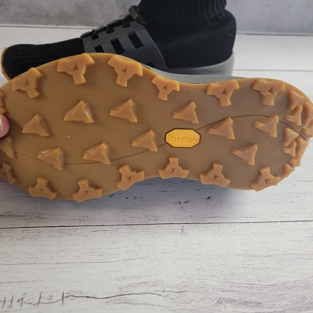 UYN (Unleash Your Nature), Black Knit Trail Sneaker, Size 40 (81/2-9)